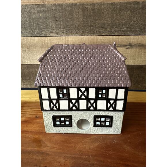 Christmas Giant Locksmith Christmas Village - Picture 3 of 6